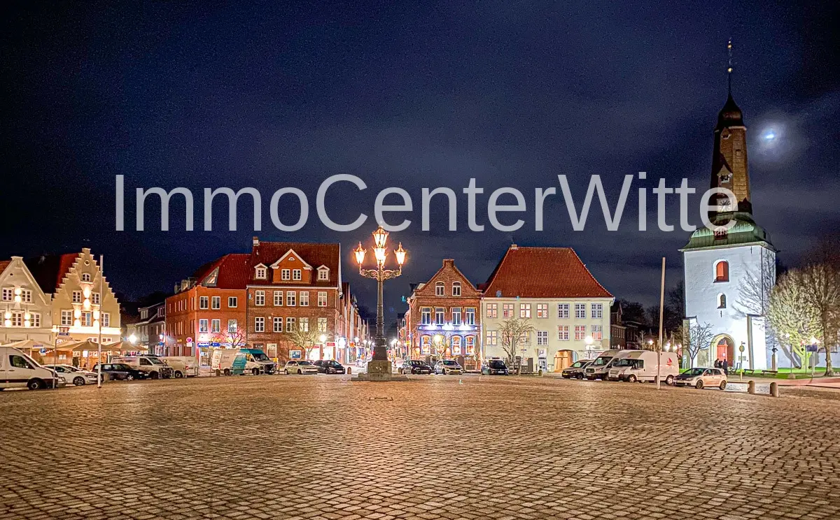 Glückstadt am Abend
