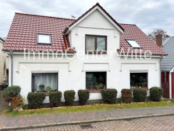 Solide Kapitalanlage mitten in Pinneberg, 3-Familienhaus mit stabilem Mietertrag, 25421 Pinneberg, Mehrfamilienhaus