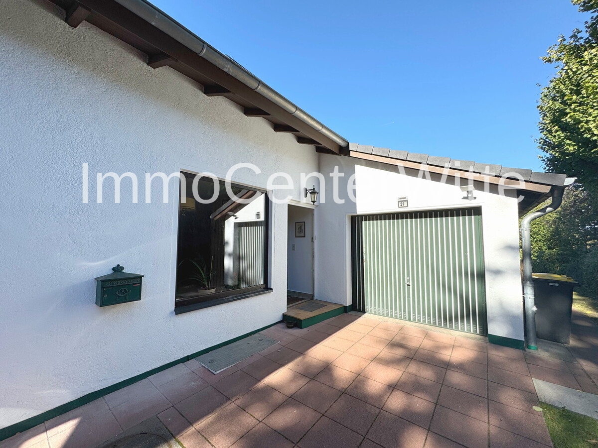 Blick zur Garage