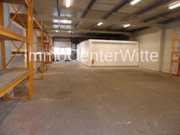 Gepflegte Gewerbehalle mit 2 Büroräumen sofort zu mieten – Pinneberg Industriestraße, 25421 Pinneberg, Industriehalle