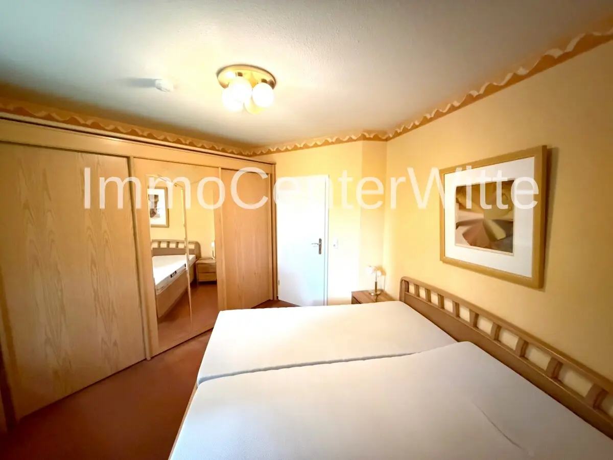 Schlafzimmer über Eck