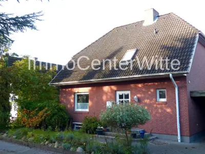 V E R K A U F T – Familienglück – EFH mit 5 Zimmern, Fußbodenheizung, und viel Platz für Hobbys, 25421 Pinneberg, Einfamilienhaus