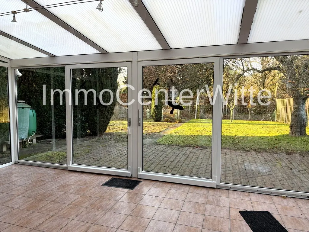 Wintergarten Blick in den Garten