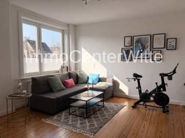 Gepflegter Altbaucharme unterm Dach – 2,5-Zimmer-Wohnung für die kleine Familie, 25421 Pinneberg, Dachgeschosswohnung