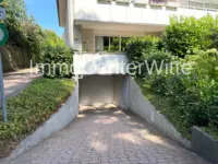 Einfahrt Garage