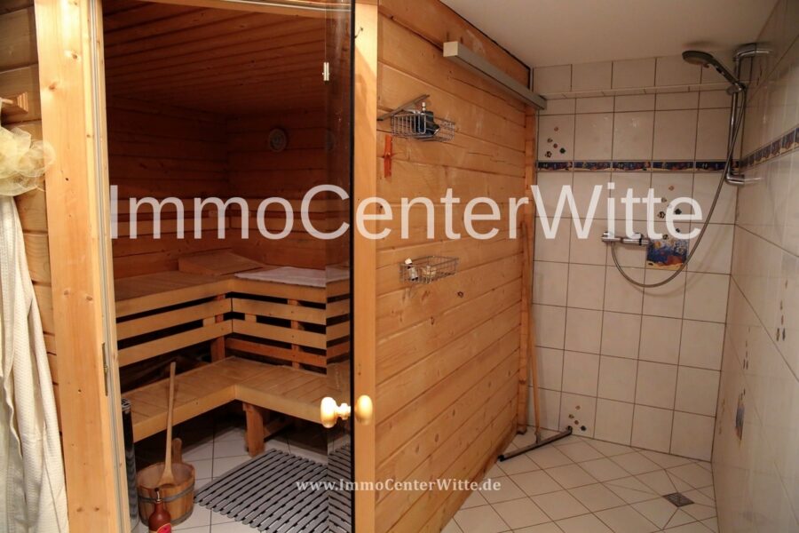 Sauna mit Dusche