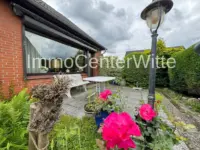Einfamilienhaus mit viel Grün