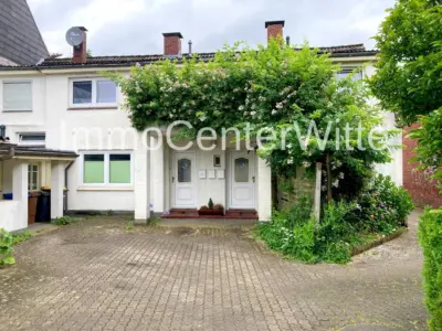 V E R K A U F T – Freundliche Familie gesucht – die mehr will – als nur ein Haus!, 25421 Pinneberg, Mehrfamilienhaus